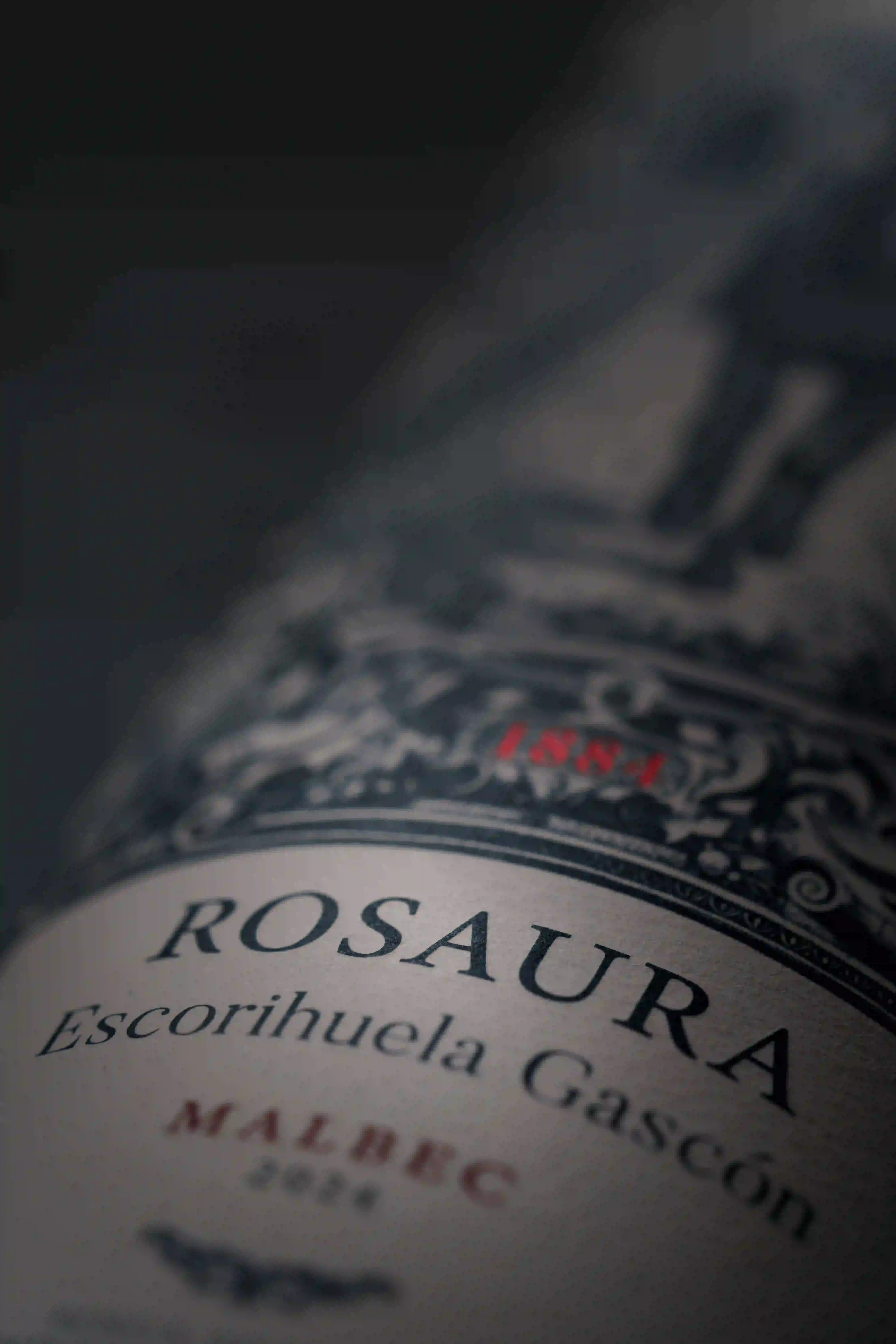 Rosaura Wine Bottle Detail 1